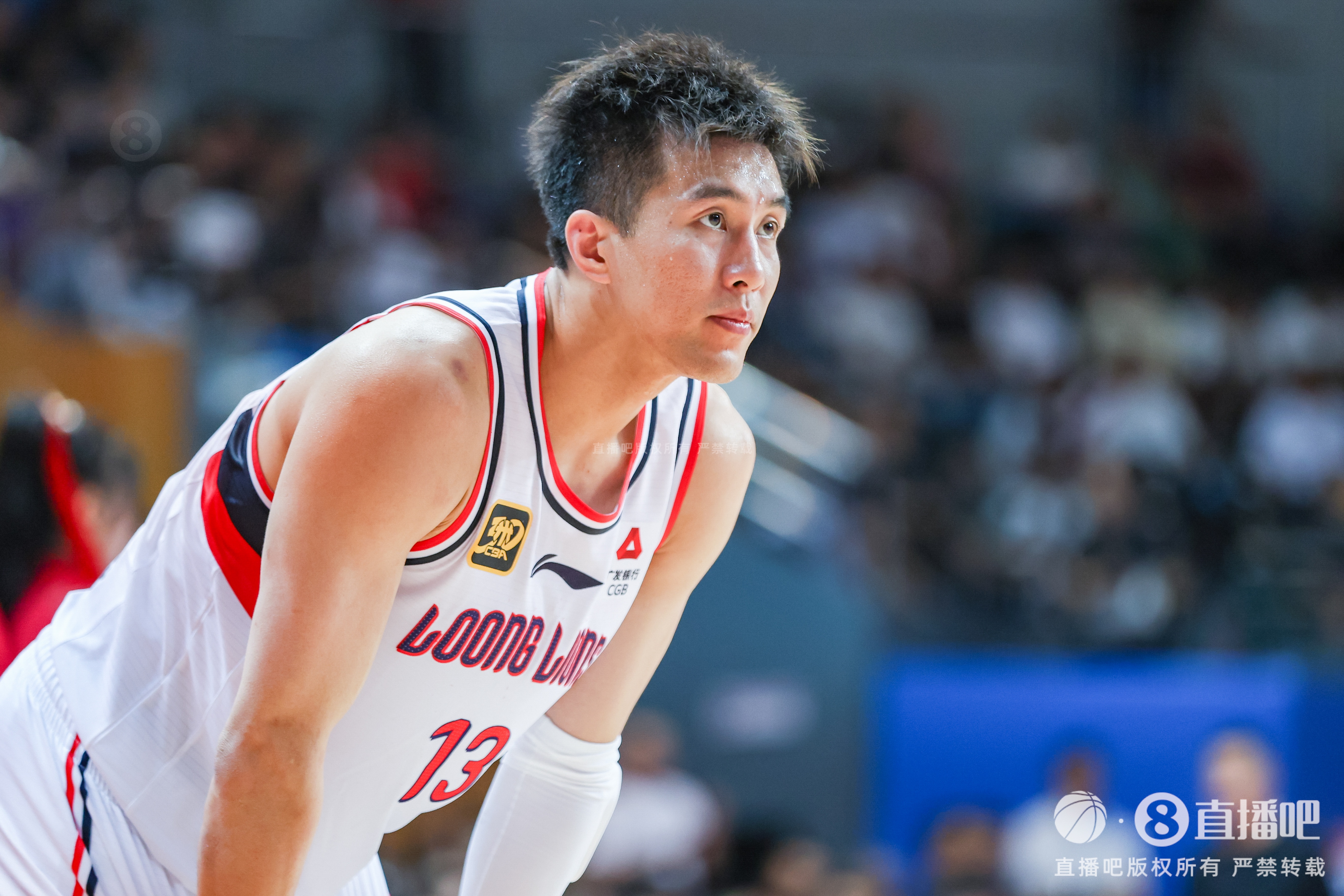 2026足球世界杯无插件直播-本赛季只出场2次！郭艾伦：第二场腹股沟拉伤 也想上场但只能等待